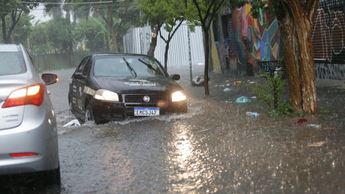 Quanto custa recuperar o carro que entrou em enchente