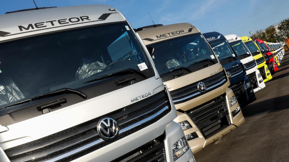 Venda de caminhões em 2025 vai superar 127 mil unidades, prevê Fenabrave